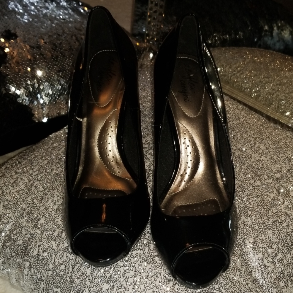 Shoes - Picture 6 of 6